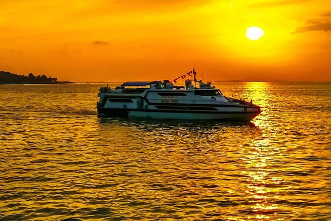 One-way Ticket Fast Boat from Sanur Bali or Nusa Lembongan - The 30-Minute Crossing Over Water