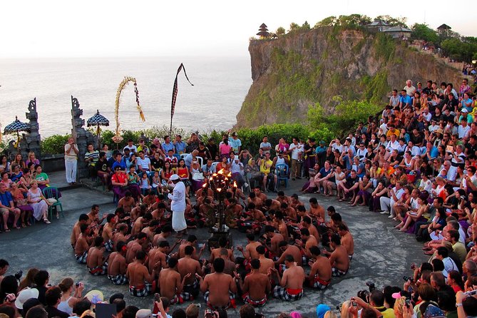 Padang-padang Beach and Kecak Firedance at Uluwatu Temple - Jimbaran Bay seafood BBQ: the laid-back payoff