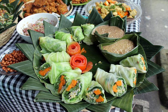 PRIVATE Authentic Balinese Cooking Class in Ubud at Putu's Home - Pickup, travel time, and what to expect when you arrive