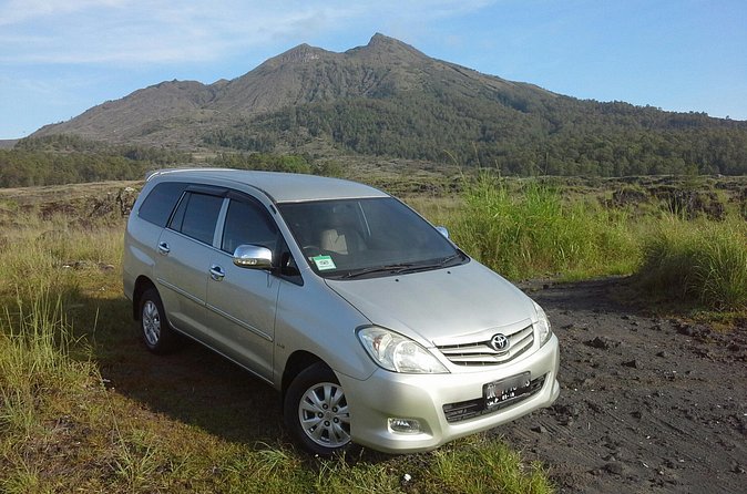 Private Driver in Bali with English Speaking - Lakeview Restaurant lunch: a buffet with volcano and lake scenery