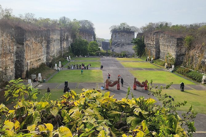 Private Half Day Nusa Dua Village All-Inclusive Tour - Stop 3: Garuda Wisnu Kencana, the park that makes the statue the headline