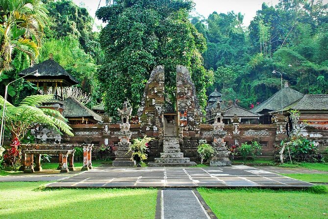 Private Inclusive Tour: The Best Of Ubud With Jungle Swing - Stop 6: Ubud Palace for carved details and courtyard vibes