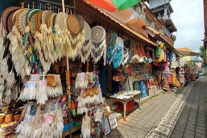 Private Inclusive Tour: The Best Of Ubud With Jungle Swing - Stop 7: Ubud Traditional Art Market as your last cultural stop