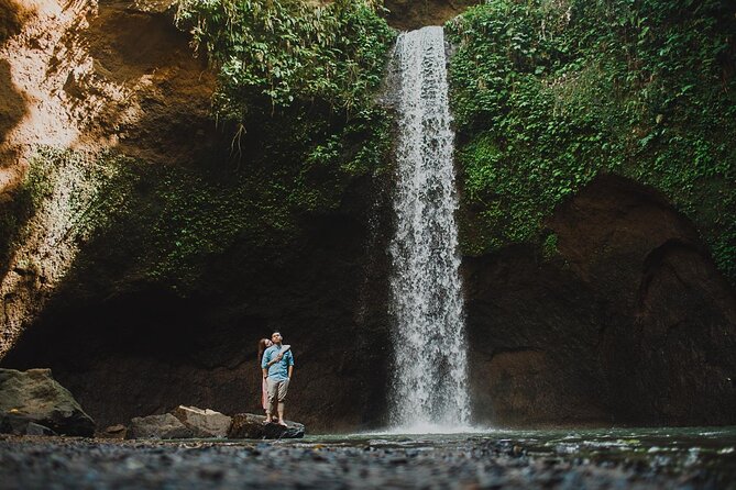 Private Tour : Bali Best Waterfalls, Temples and Monkey Forest - Ubud lunch break: one hour to recharge, not to rush