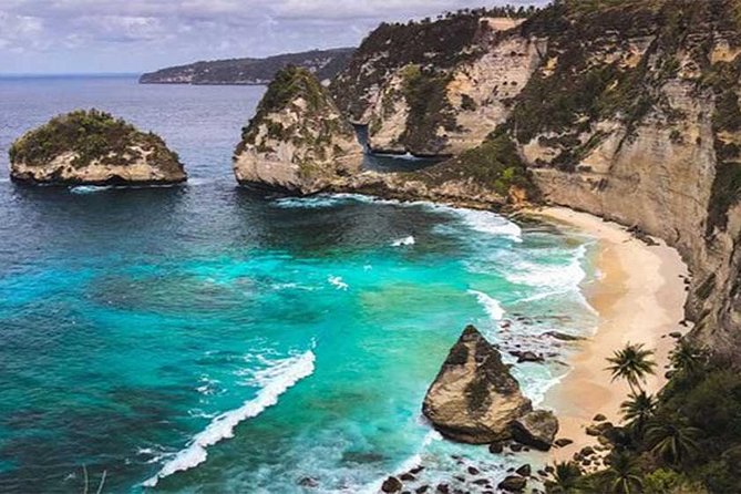 Private tour : East of Nusa Penida Day Tour All-inclusive - Pantai Diamond: close to Atuh, with a different coastal mood