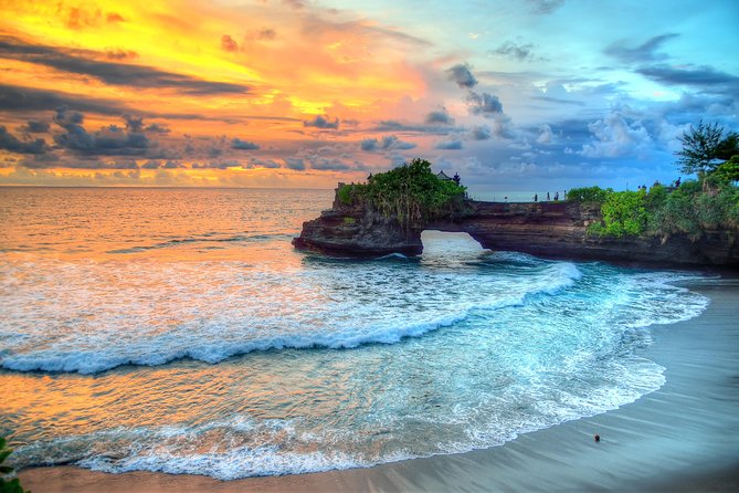 Private Tour: Tanah Lot at Sunset - Tanah Lot Temple in practice: follow the guide, then let the sunset work