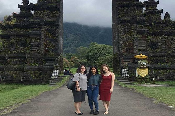 Private Tour: Ulun Danu Temple-Handara Gate-Wana Giri Hill&Tanah Lot Sunset - Why this north Bali route is worth the long day
