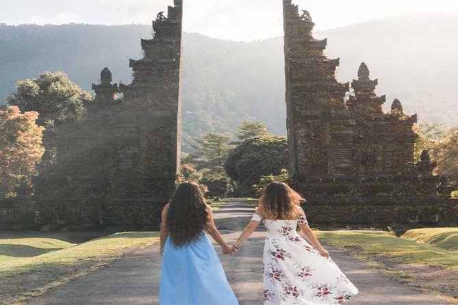 Private Tour: Ulun Danu Temple-Handara Gate-Wana Giri Hill&Tanah Lot Sunset - Wanagiri Hidden Hill (Wana Giri Hill): Lake Buyan views and morning-light photos