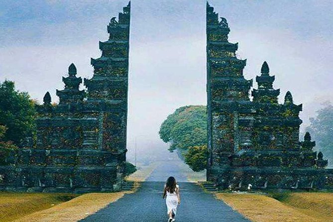 Private Tour: Ulun Danu Temple-Handara Gate-Wana Giri Hill&Tanah Lot Sunset - Getting started at 8:00 am: timing, pacing, and what to pack