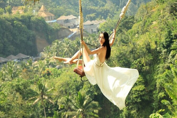 Private Ubud Tour: Monkey Forest, Waterfall & Rice Terrace - Tegenungan Waterfall: the stairs part you should plan for