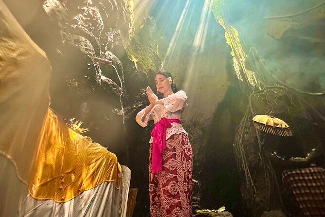 Purifications at Beji Griya Waterfalls - What the blessing includes: offerings, coconuts, and the priest