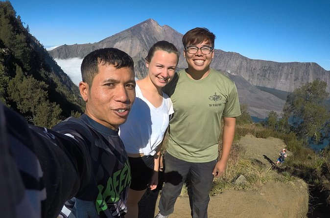 Rinjani Trekking 1 day Trek To the rim via senaru 2,642m - Your day flow: pickup, private transport, and a tight schedule