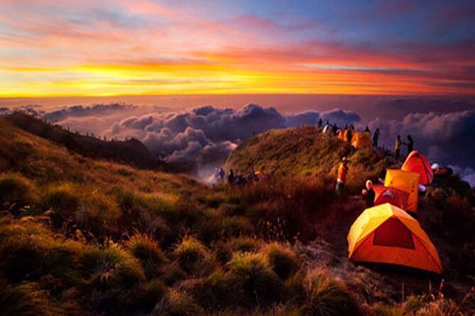 Rinjani trekking 2 days 1 night - Day 2: Sunrise, a More Relaxed Pace, and Back to Senaru by 1 pm