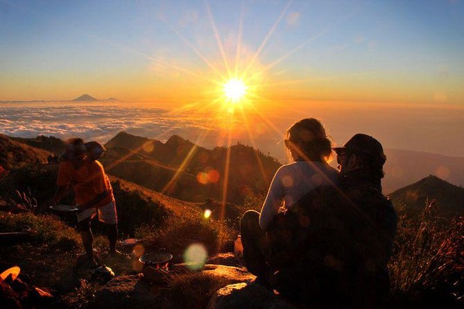 Rinjani Trekking 3D2N Summit - Full Trail - Where this Mt. Rinjani trek fits on Lombok (Sembalun to Senaru)