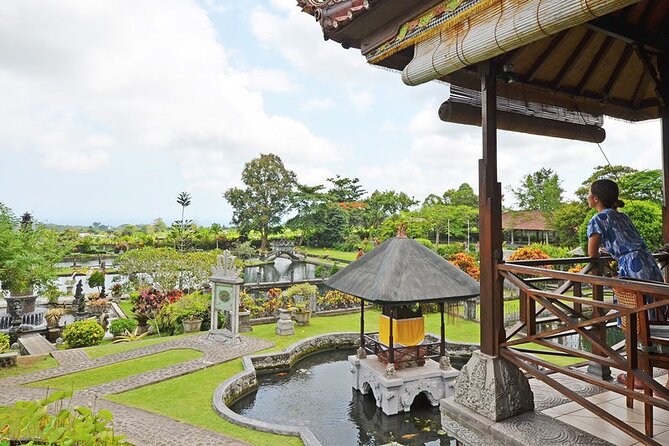 Royal Karangasem Heritage Tour - Lunch in east Bali: plan for Indonesian food at your expense