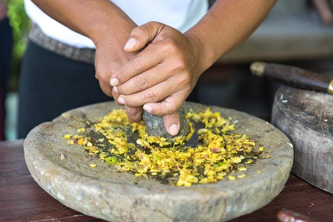 Small-Group Farm Tour & Balinese Cooking Class in Ubud with Kadek - Where you meet Kadek and how pickup actually works in Ubud