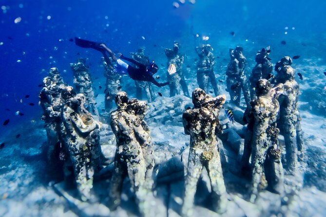Snorkeling with turtle and statue in Gilis - Small-Group Feel, Crew Help, and Photo Support That Actually Helps
