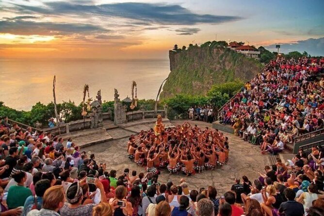 Southern Bali Highlights Tour & Uluwatu Temple - Uluwatu Temple at sunset: Kecak fire dance, traditional costume, big emotion