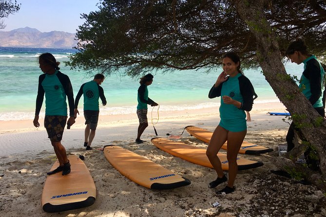 Surf Lesson Gili Trawangan - Group size and coaching style: why up to 4 students matters