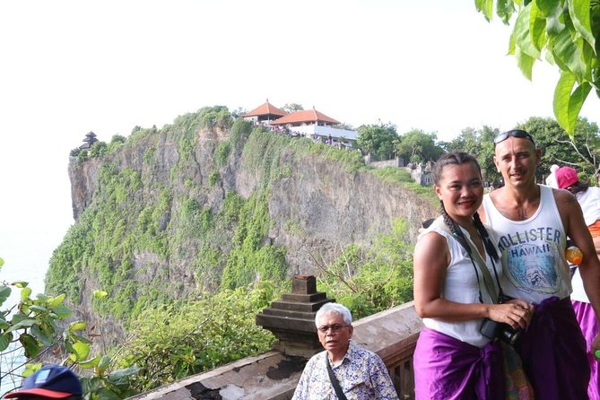 Tanah Lot and Uluwatu Temple Tour Including Seafood Dinner at Jimbaran Beach - A great late-afternoon plan for Bali sea temples