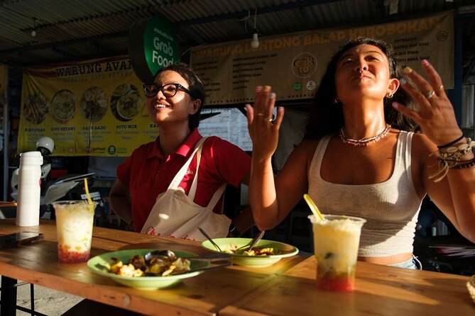 Taste & Explore Bali: Denpasar Street Food & Historic Sites - Jalan Gajah Mada: where the meal dishes turn the night into dinner