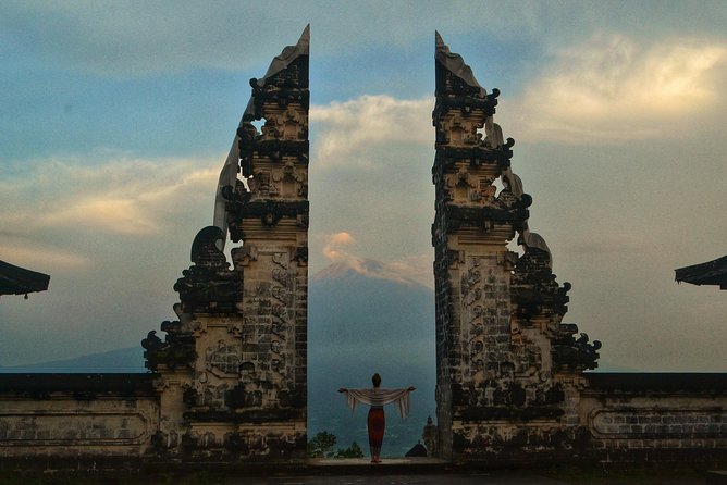 The Gates of Heaven Lempuyang Tours All Inclusive - Service style: organized photo moments and guides who keep the day moving