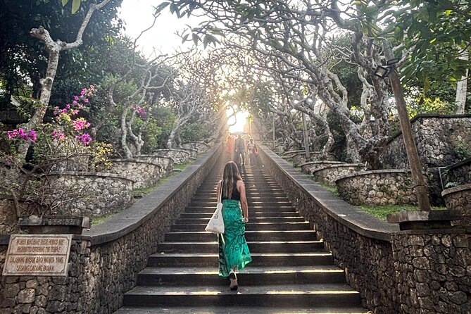The Uluwatu Tour - Guides and the Small Details That Make It Feel Private