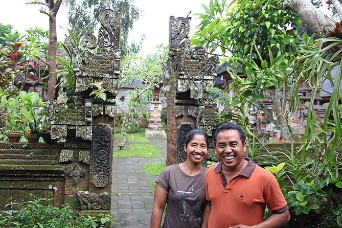 Traditional Balinese Meal in Ubud in Dewa's Family Village Home - A private Balinese home dinner, not a restaurant detour