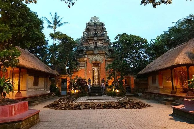 Ubud City Tour I: Monkey Forest, Ubud Palace, Art Market, and Waterfall - Hotel pickup and the Bali traffic reality check