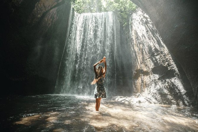 Ubud Instagram: Waterfall Tours - Kanto Lampo Waterfall: stacked rocks made for photos