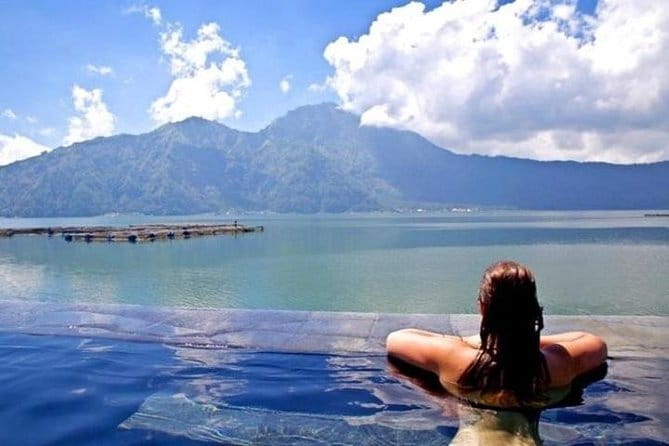 Ubud Luxury Bali Spa Package with amidst rice fields - Pickup, Private Transport, and the Ubud Traffic Reality