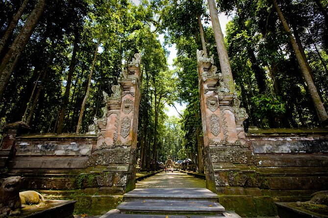 Ubud: Monkey Forest, Rice Terraces & Sacred Temples - Mengening Temple: A Quieter Purification Moment With Canang Sari