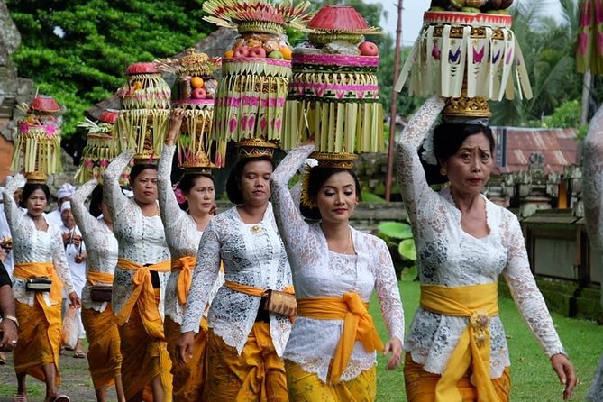 Ubud Private Tours with Jungle Swing Experience - all inclusive - Puseh Batuan Temple: a short visit that breaks up the action