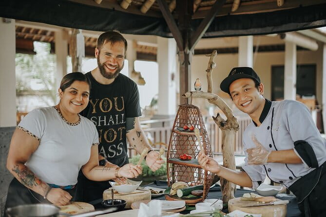 Ubud Sunset Mixology Tour by TikiBus - Mixology Moment: Cocktails, Mocktails, Snacks, and the Local Twist