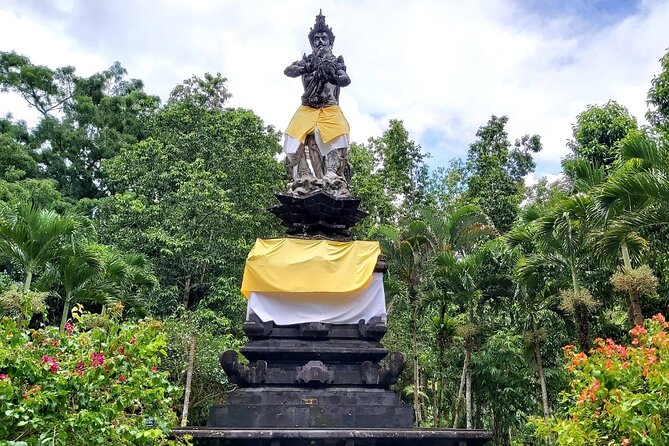 Ubud Tour - Ubud Highlight - Private Tour All inclusive - Sacred Monkey Forest Sanctuary: nature, religion, and the do-not-take-it-personal rules