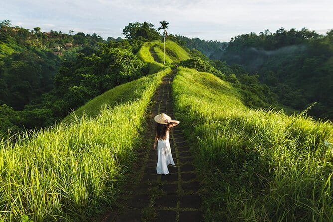 Ubud Tour with all includes - Temple Photo Time at Puseh Batuan Temple