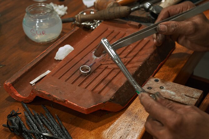 Ubud Town Center Silver Class - Create Your Own Silver Jewelry - Shaping and Engraving: Making It Look Like You
