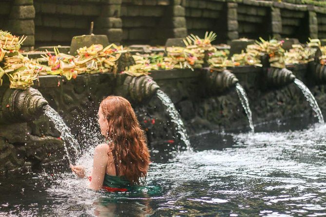 Ubud Volcano Lake and Natural Hot Spring Tour - Mount Batur stop and the buffet lunch with volcano-and-lake views