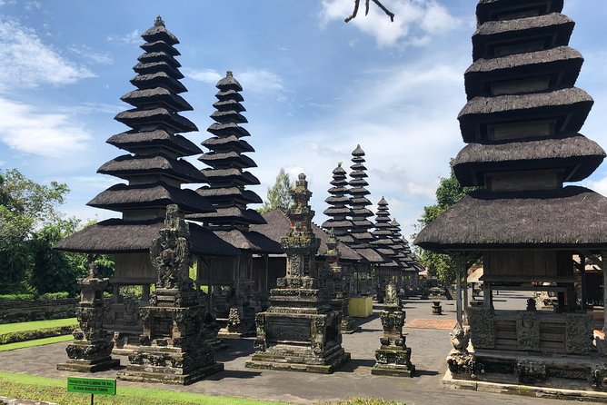 Ulun Danu Bratan Temple with Tanah Lot Sunset - Ulun Danu Bratan Temple by Lake Bratan: the water temple story