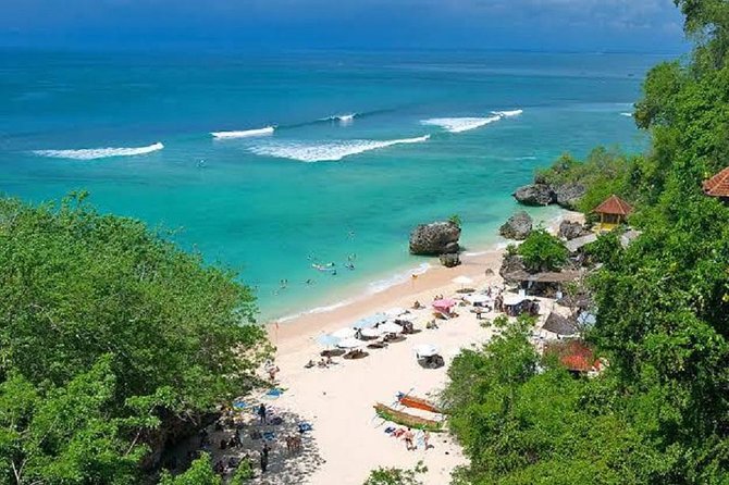 Uluwatu Temple Excursion - FREE WI-FI - Stop 4: Uluwatu Temple on a 70-meter cliff, what makes it special