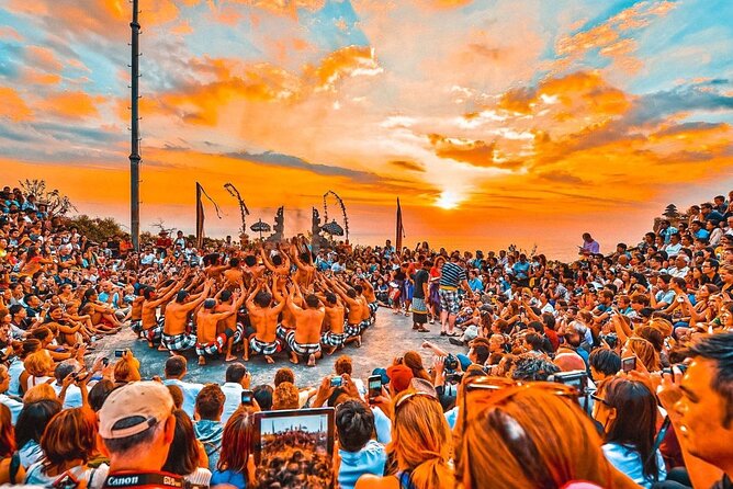 ️Uluwatu Temple Sunset & Kecak Fire Dance Tour - Uluwatu Temple: 70 meters above the waves, plus the monkey reality