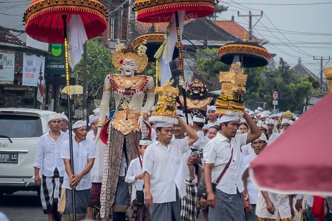 VIllage Firefly Night Tour - Ubud Bali - A Real Balinese Home, and Why the House System Matters