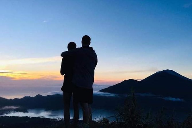 Watch the sunrise from the top of Mount Batur volcano - Breakfast in volcanic steam: the warm-up you will feel