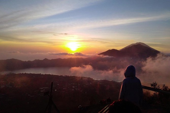 Watch the sunrise from the top of Mount Batur volcano - Coffee plantation stop: a good reset during a long day