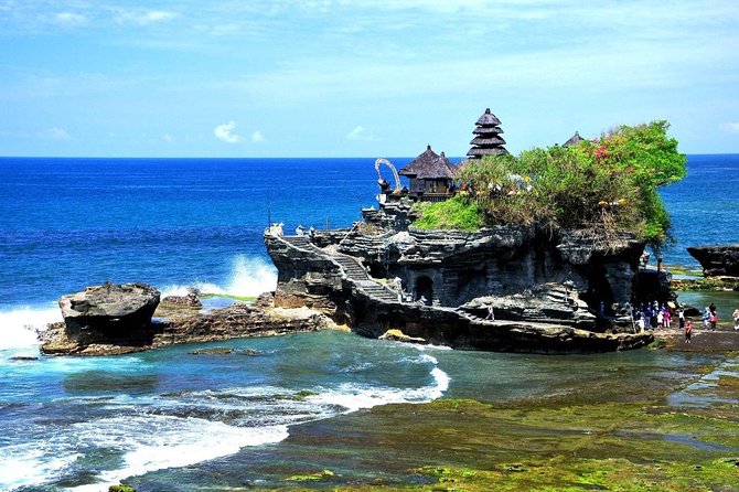 West Bali Tour: Taman Ayun, Ulun Danu Beratan, Jatiluwih Rice Terrace, Tanah Lot - Taman Ayun Temple: Water Gardens First, Crowds Later